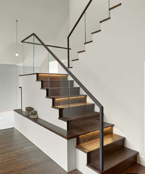 Stair Work style crafts aluminium and glass fixing